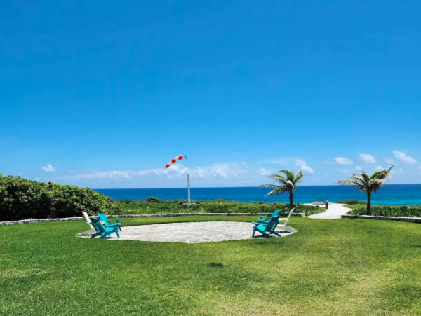 Luxurious Island Retreat with Breathtaking Views in Hope Town